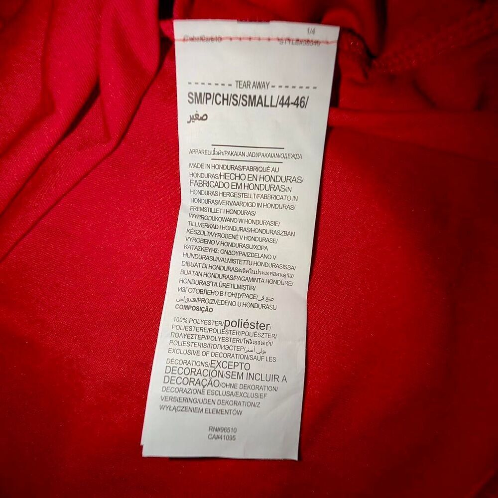 Red Under Armour University of Cincinnati T-shirt SIZE ADULT SMALL - NWT - Picture 6 of 6